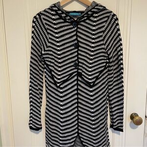 Alice + Olivia Black and White Chevron Knit Hooded Cardigan Size XS